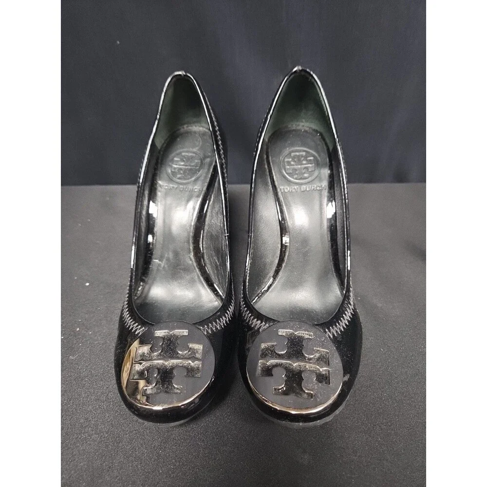 Tory Burch Womens Sally Pumps Sz 5 Black Patent Leather Wedge Heels Logo Shoes F